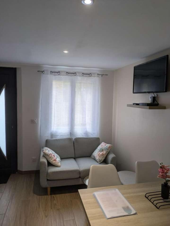 Le Petit Cocon Apartment Pont-l'Eveque  Bagian luar foto