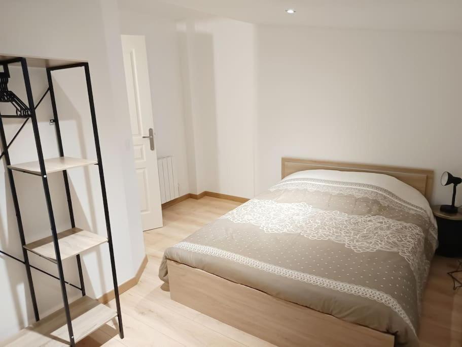Le Petit Cocon Apartment Pont-l'Eveque  Bagian luar foto